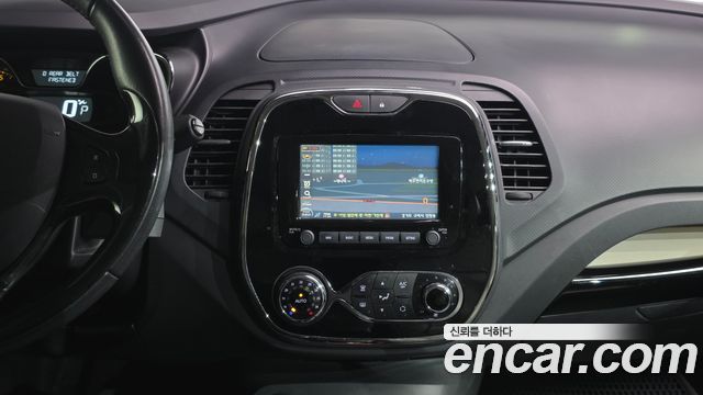 Renault Korea QM3 2016 — photo 14