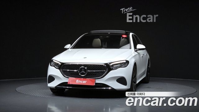 Mercedes-Benz E-Class 2025 — photo 3