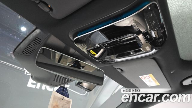 Mercedes-Benz E-Class 2025 — photo 18