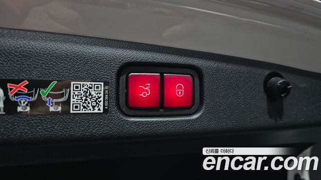 Mercedes-Benz E-Class 2025 — photo 20