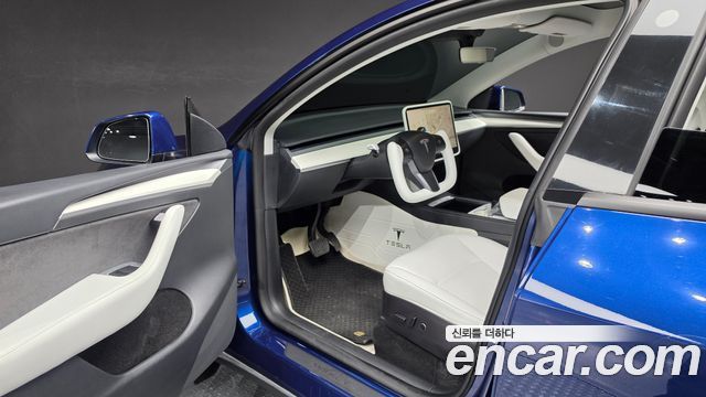 Tesla Model Y 2022 — photo 13