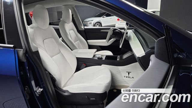 Tesla Model Y 2022 — photo 17