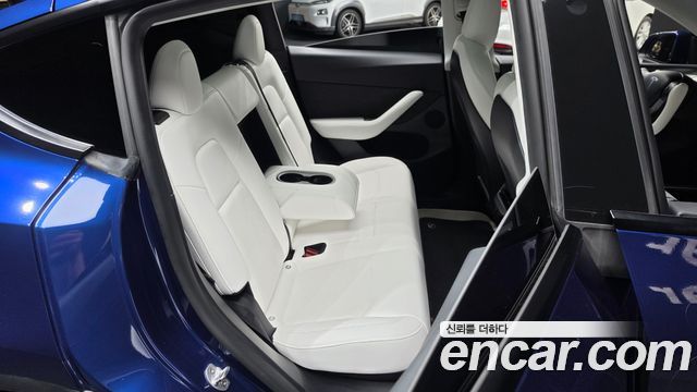 Tesla Model Y 2022 — photo 18