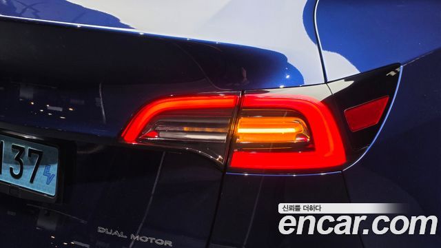 Tesla Model Y 2022 — photo 9