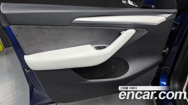 Tesla Model Y 2022 — photo 14