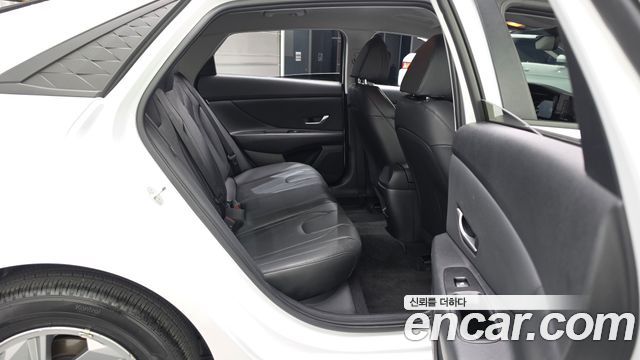 Hyundai AVANTE 2024 — photo 18