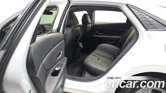 Hyundai AVANTE 2024 — photo 16