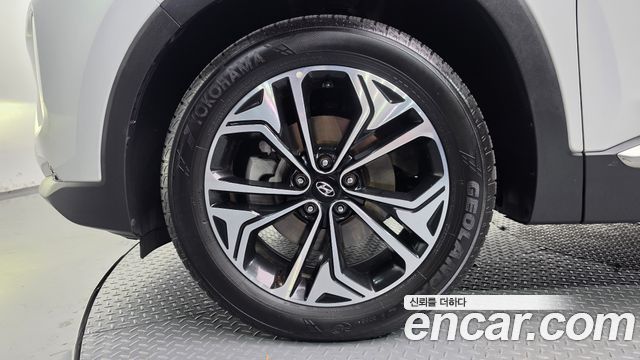 Hyundai Santafe 2019 — photo 5