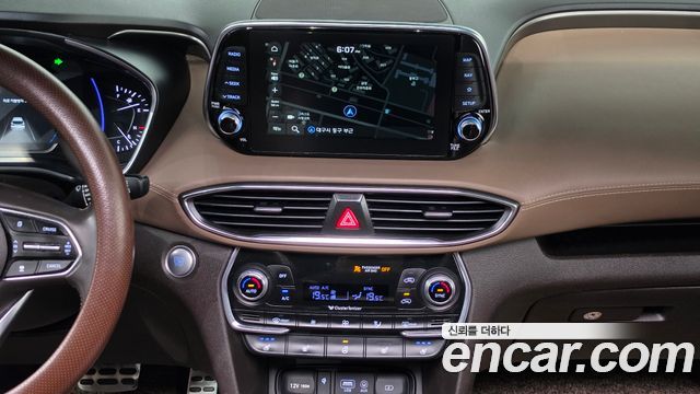Hyundai Santafe 2019 — photo 21
