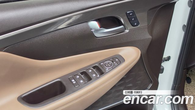 Hyundai Santafe 2019 — photo 27