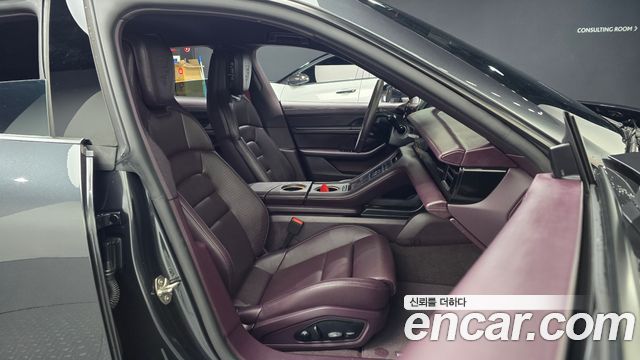 Porsche Taycan 2026 — photo 13