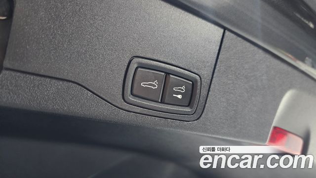 Porsche Taycan 2026 — photo 24