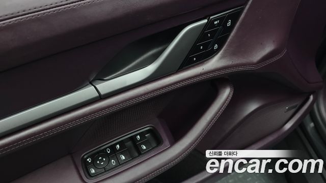 Porsche Taycan 2026 — photo 26