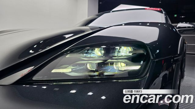 Porsche Taycan 2026 — photo 8