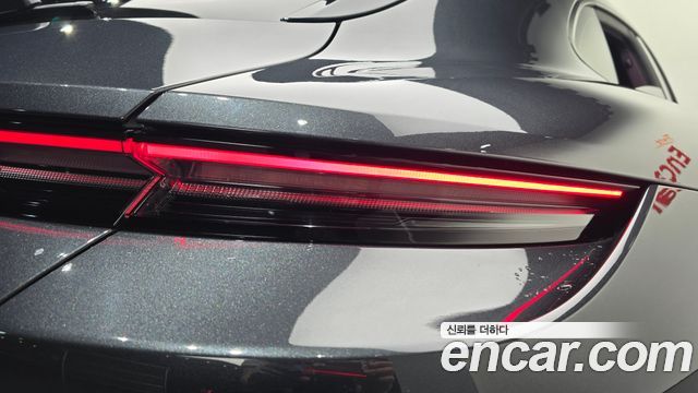 Porsche Taycan 2026 — photo 9