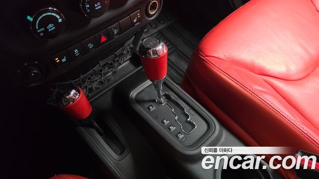 Jeep Wrangler 2014 — photo 12
