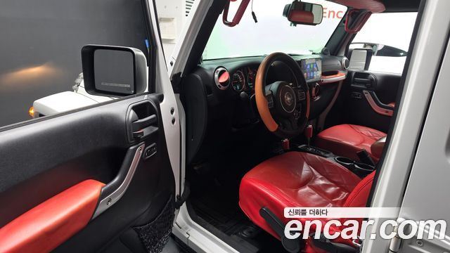 Jeep Wrangler 2014 — photo 13
