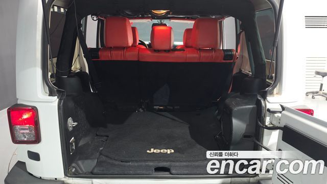 Jeep Wrangler 2014 — photo 25