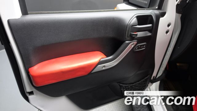 Jeep Wrangler 2014 — photo 14