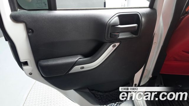Jeep Wrangler 2014 — photo 15