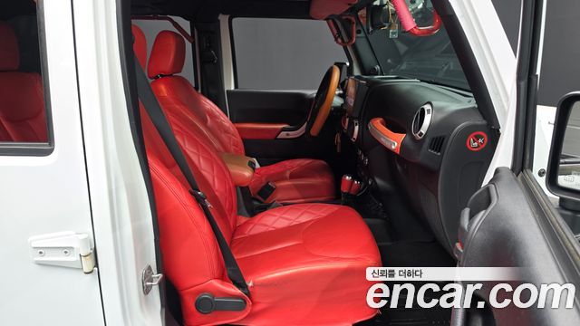 Jeep Wrangler 2014 — photo 16