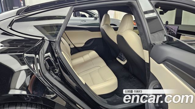 Tesla Model S 2023 — photo 12