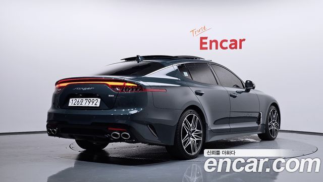 Kia Stinger 2023 — photo 2