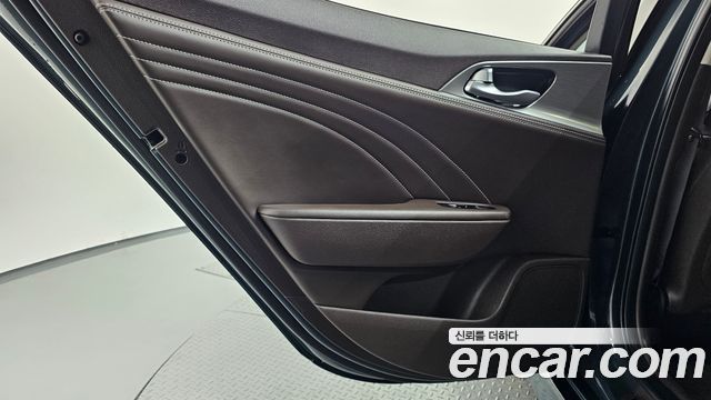 Kia Stinger 2023 — photo 15