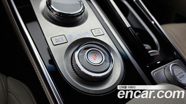 Genesis GV80 2023 — photo 12