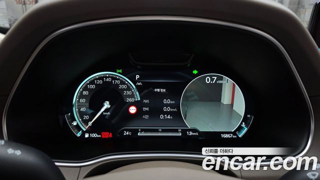 Genesis GV80 2023 — photo 25