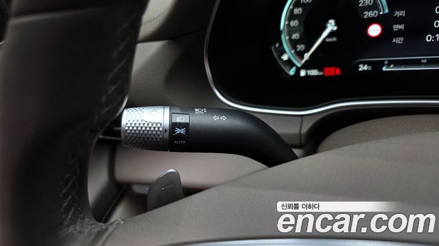 Genesis GV80 2023 — photo 30