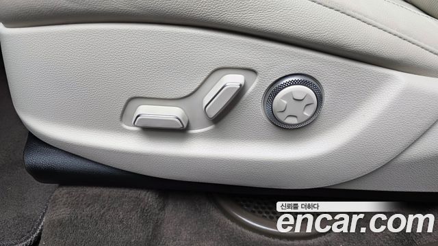 Genesis GV80 2023 — photo 33