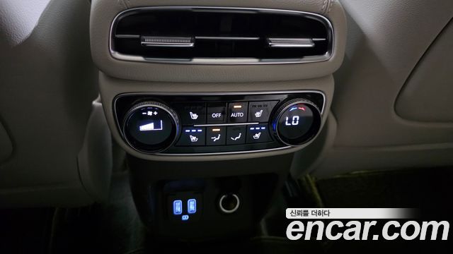 Genesis GV80 2023 — photo 35