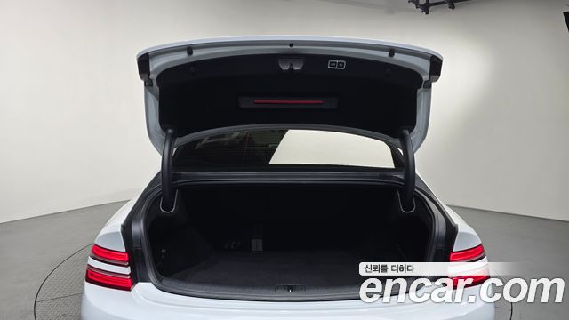 Genesis G80 2021 — photo 23