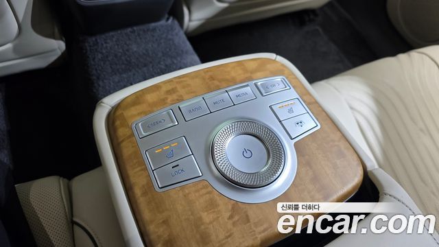 Genesis G80 2021 — photo 24
