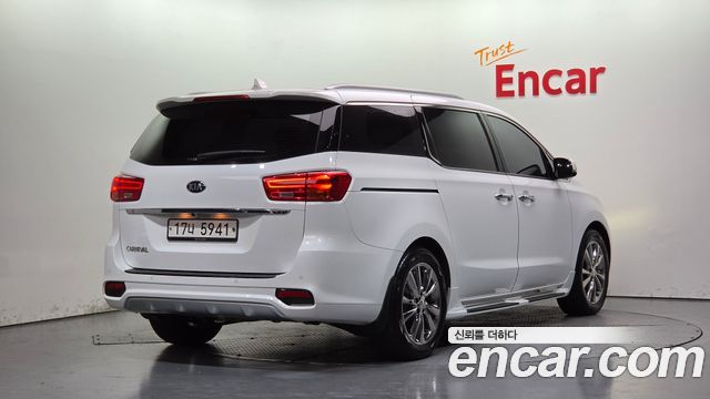 Kia Canival 2019 — photo 2