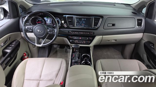 Kia Canival 2019 — photo 10