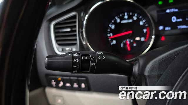 Kia Canival 2019 — photo 23