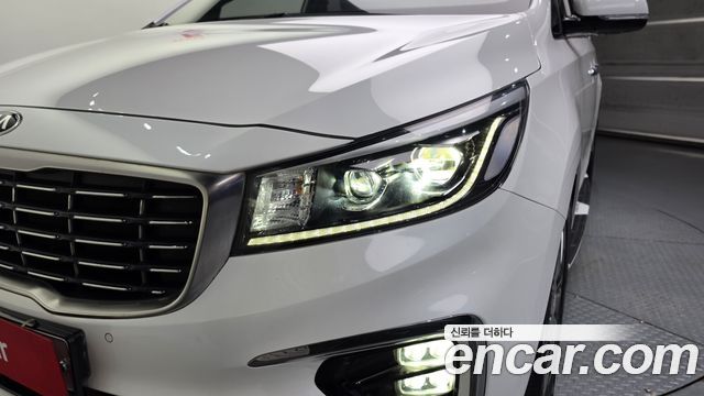 Kia Canival 2019 — photo 8