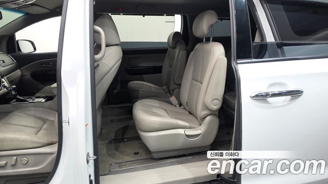 Kia Canival 2019 — photo 16