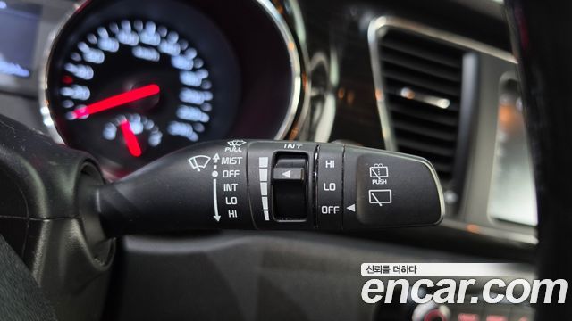 Kia Canival 2019 — photo 28
