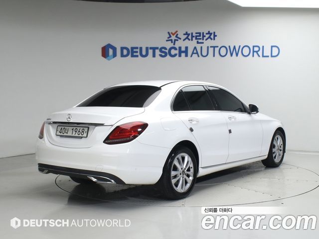 Mercedes-Benz C-Class 2019 — photo 2