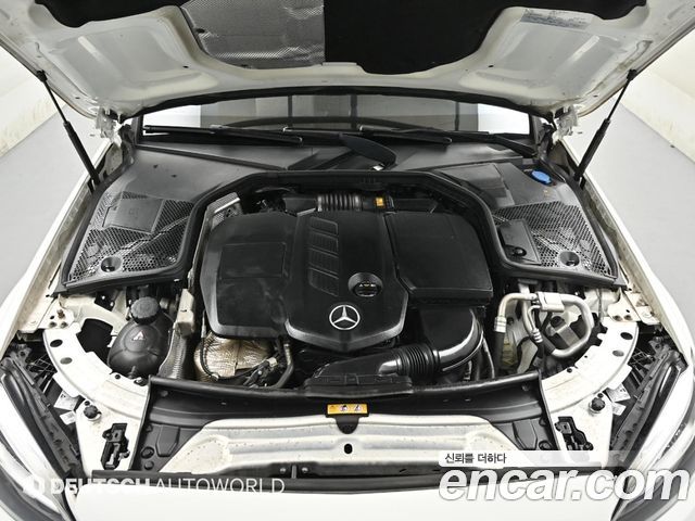 Mercedes-Benz C-Class 2019 — photo 6