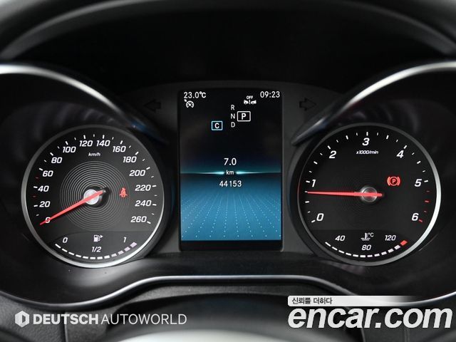 Mercedes-Benz C-Class 2019 — photo 8