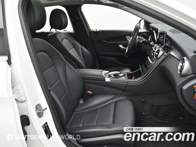 Mercedes-Benz C-Class 2019 — photo 10