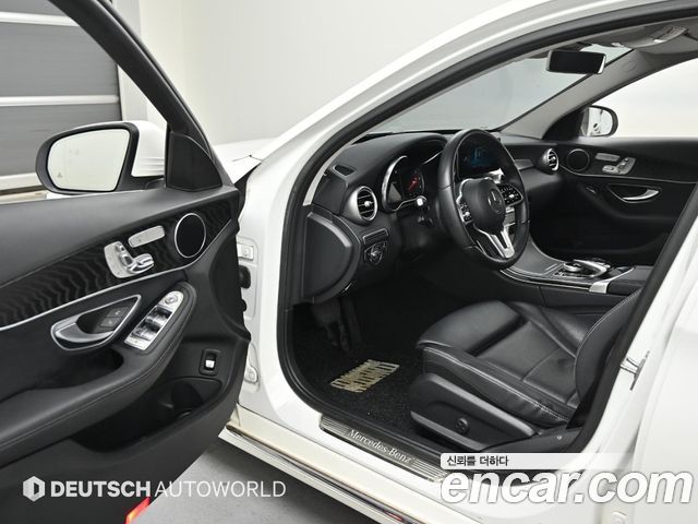 Mercedes-Benz C-Class 2019 — photo 11