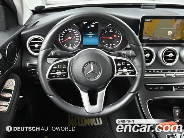 Mercedes-Benz C-Class 2019 — photo 13