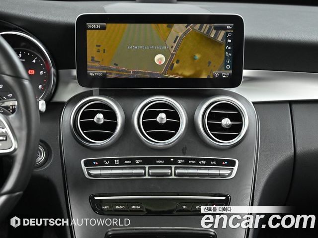Mercedes-Benz C-Class 2019 — photo 14