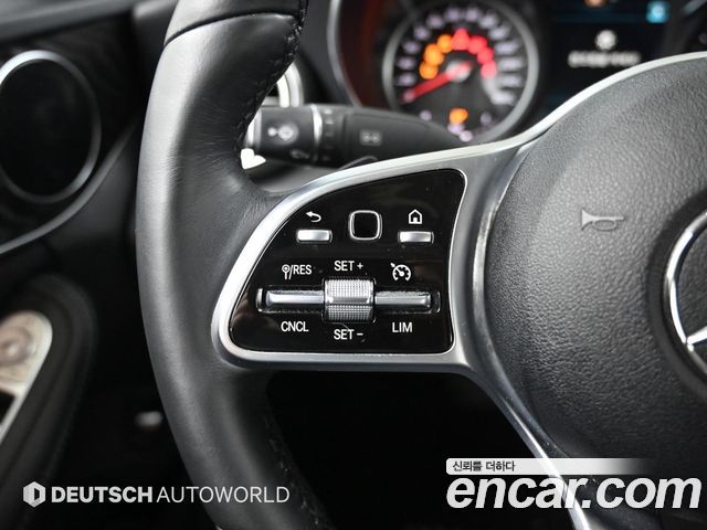 Mercedes-Benz C-Class 2019 — photo 16