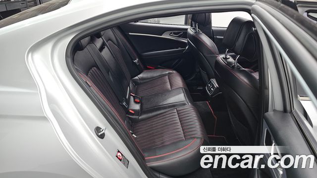 Genesis G70 2018 — photo 11